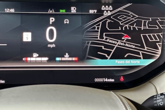 New 2026 Obsidian Black in Gloss Finish Land Rover SE image 26