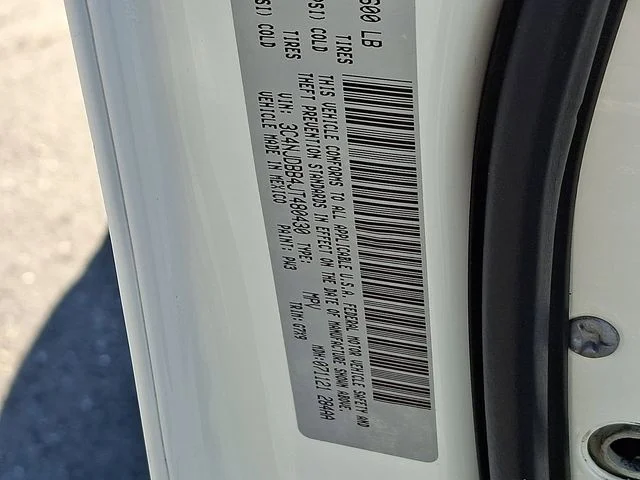 Used 2018 White Jeep Latitude image 26