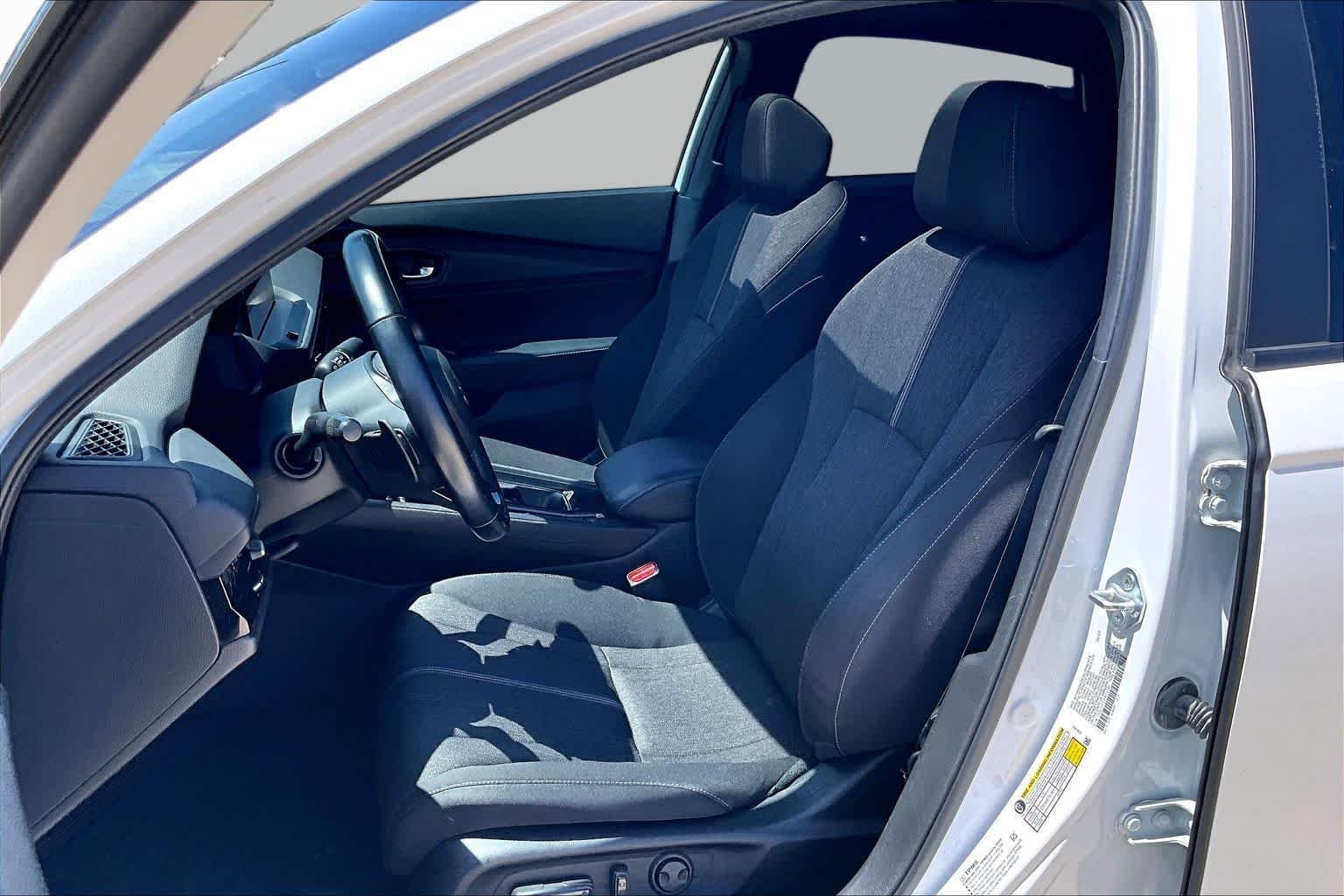 Used 2023 Platinum White Pearl Honda Sport image 15
