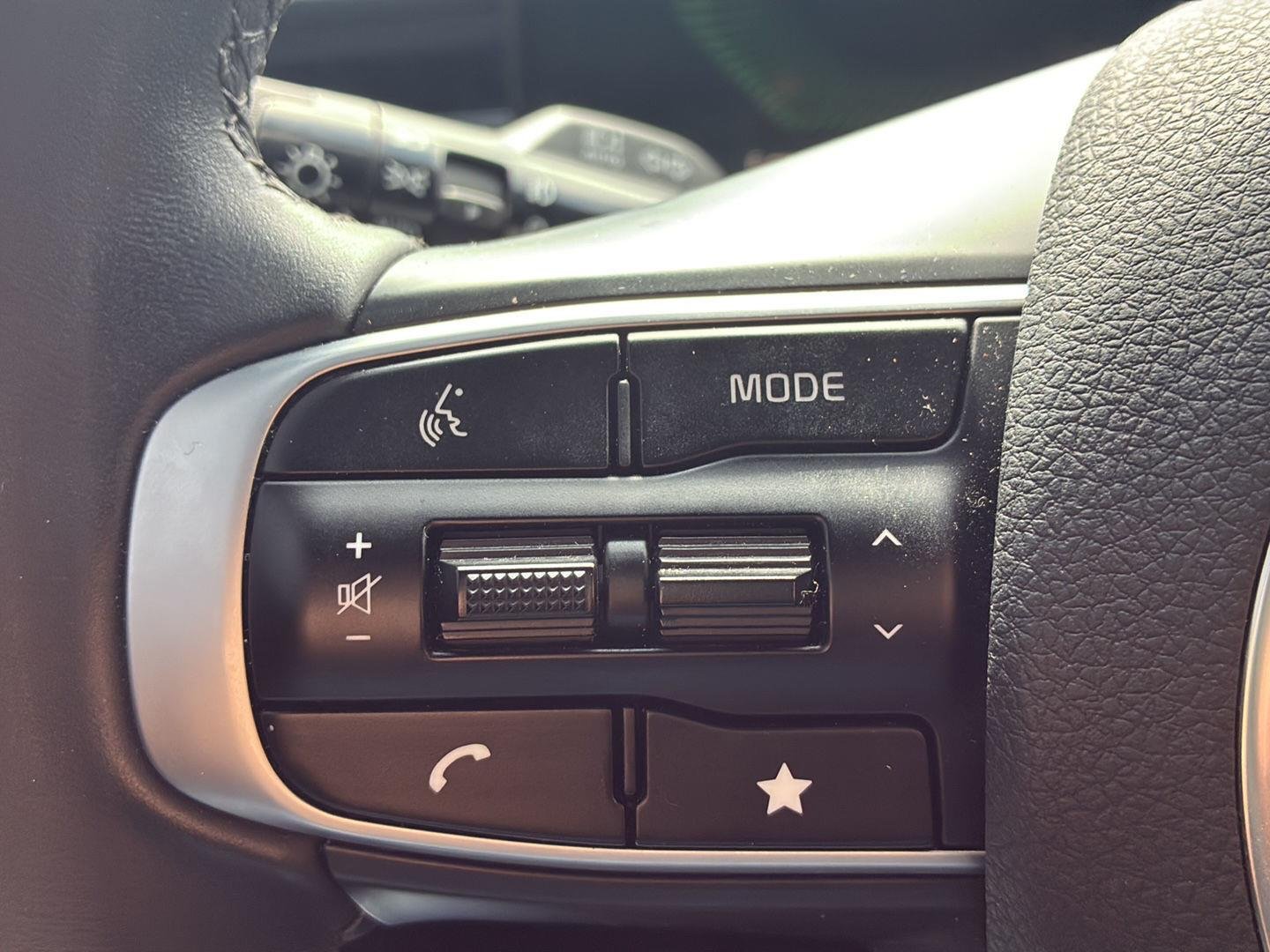 Used 2025 Wolf Gray Kia GT-Line image 9