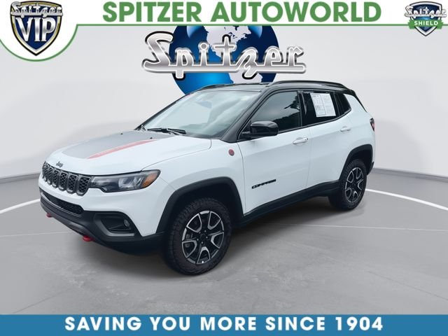 Used 2025 White Jeep Trailhawk image 5