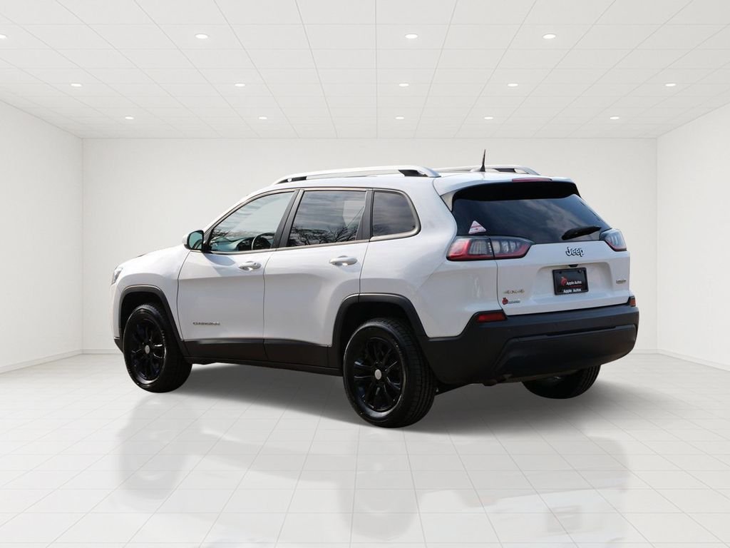 Certified Used 2020 White Jeep Latitude image 4