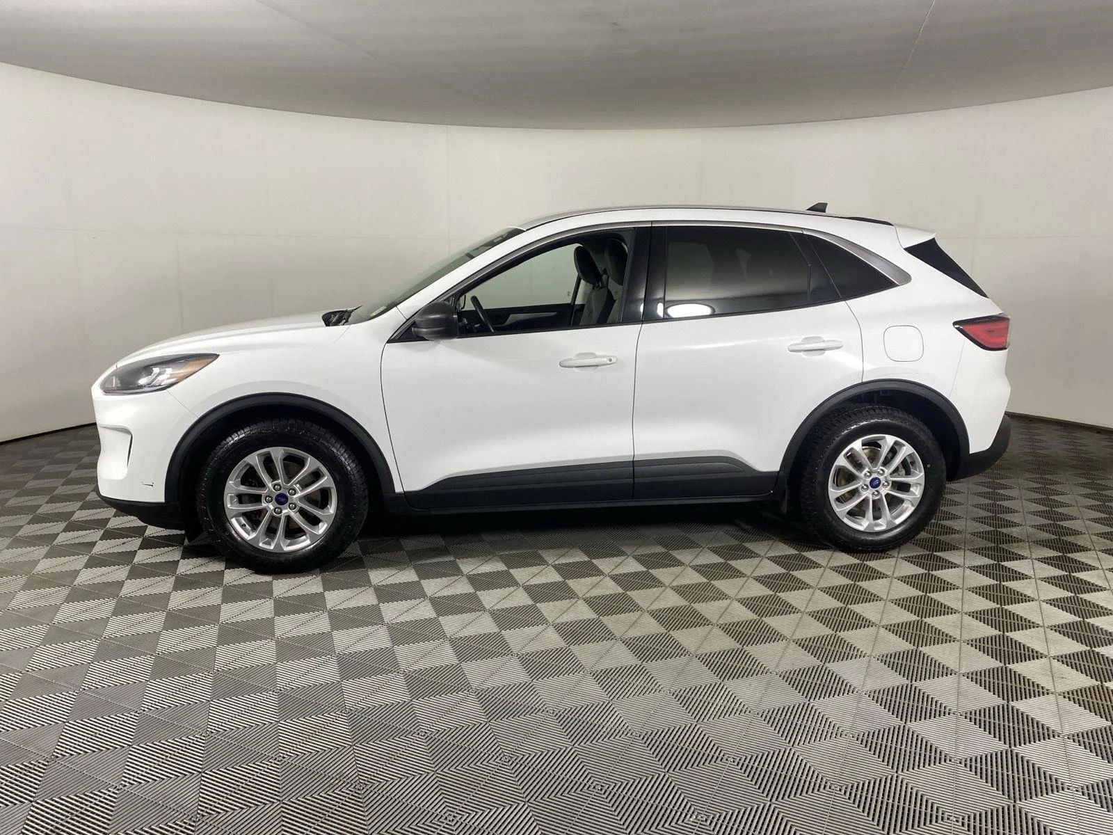 Used 2022 Oxford White Ford  image 7