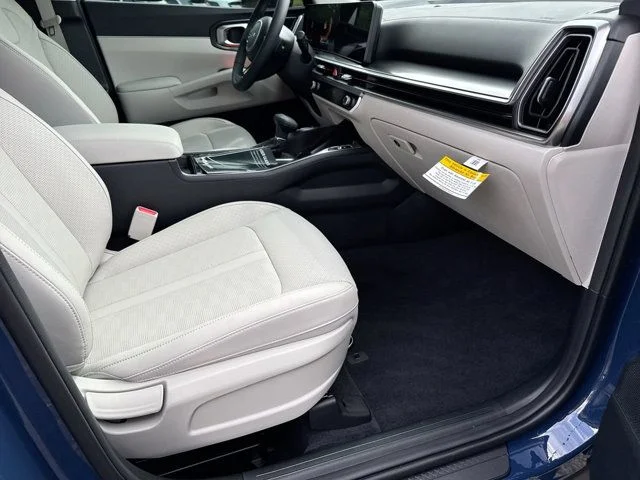 Used 2025 Black Kia S image 9
