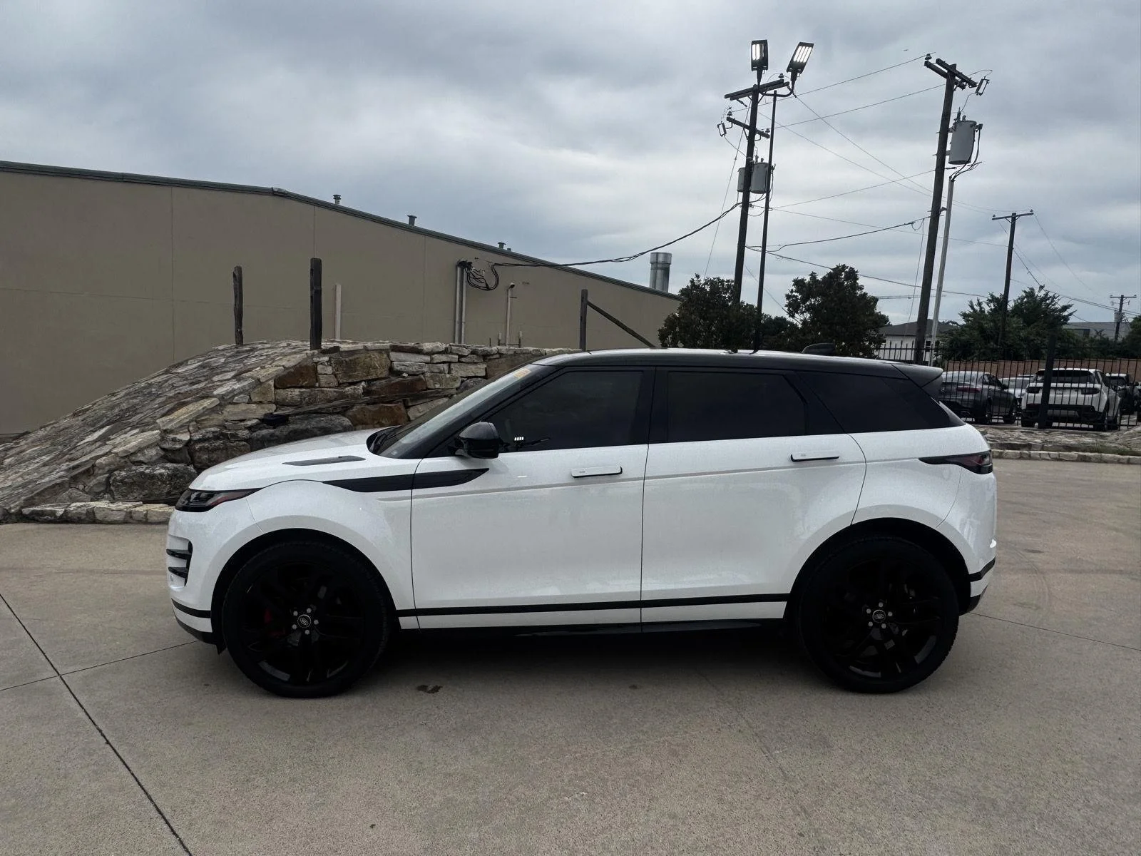 2022 Land Rover Range Rover Evoque R-Dynamic SE's photo