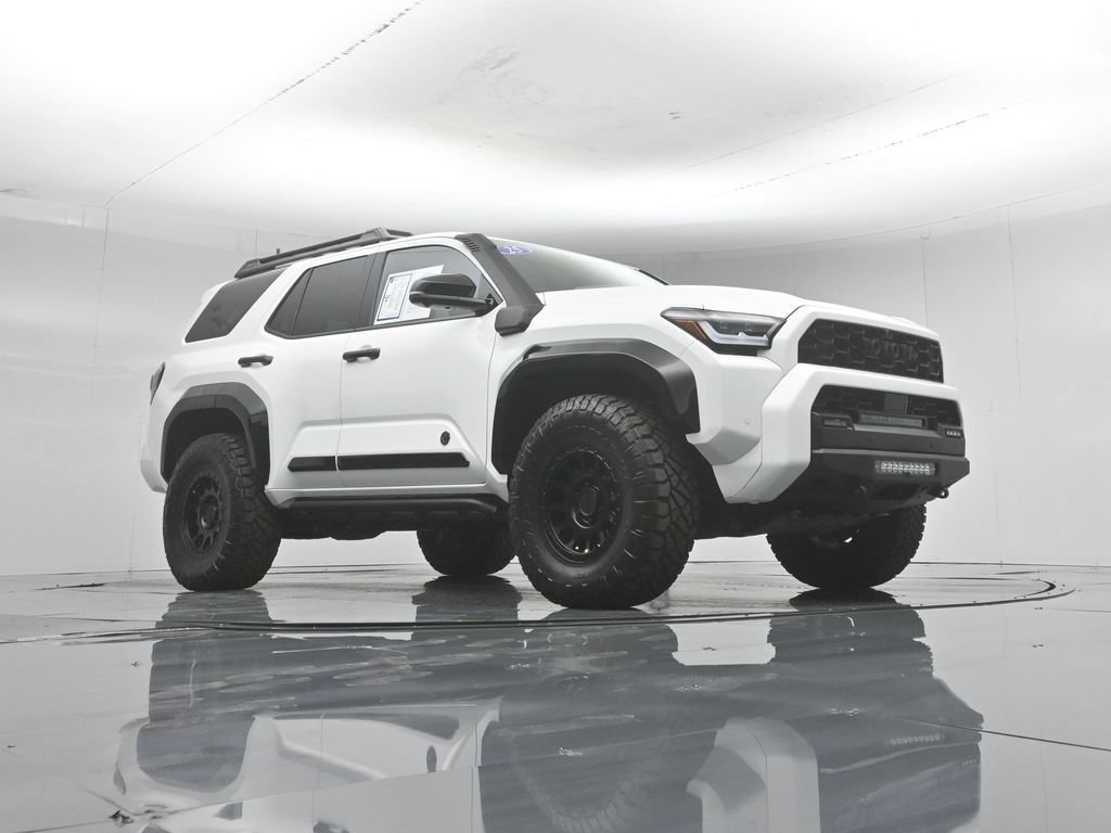 Used 2025 White Toyota Trailhunter image 3