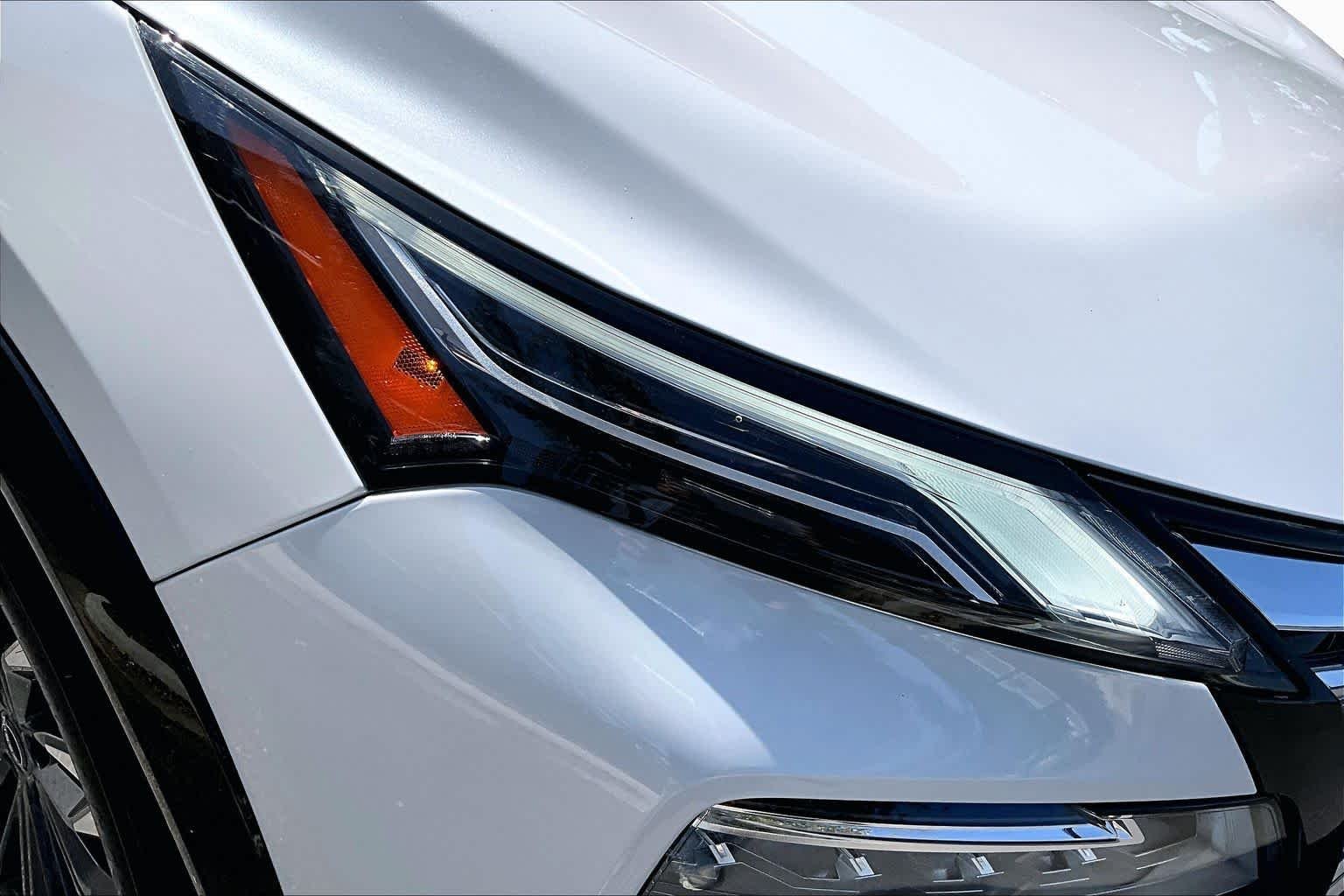 Certified Used 2025 Everest White Pearl Nissan Platinum image 28