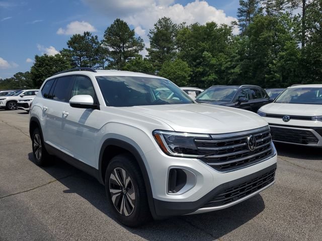 New 2026 White Volkswagen SE image 3