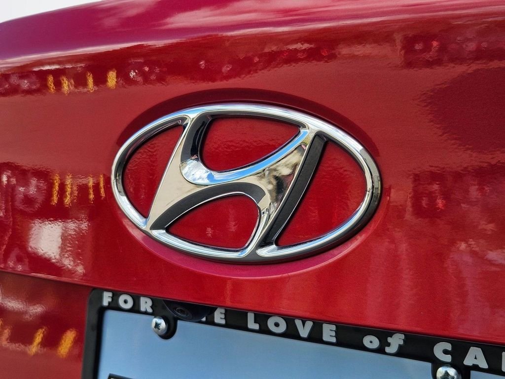 Used 2021 Pomegranate Red Metallic Hyundai SE image 25