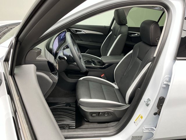 Used 2026 Iridescent White Tricoat Buick Sport Touring image 10