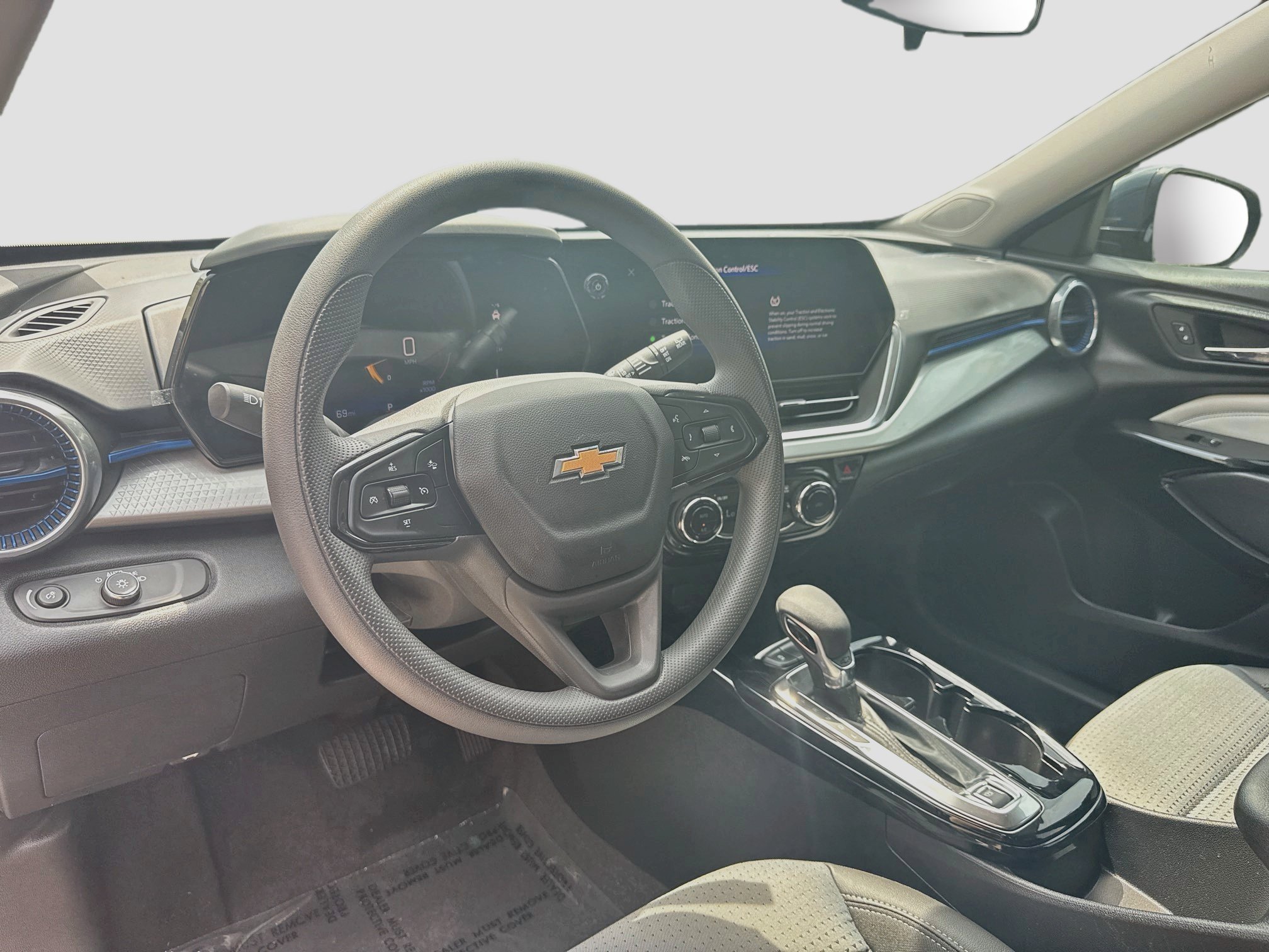 2025 Chevrolet Trax LT - Photo 7