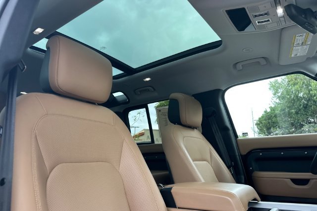Used 2025 Black Land Rover S image 16