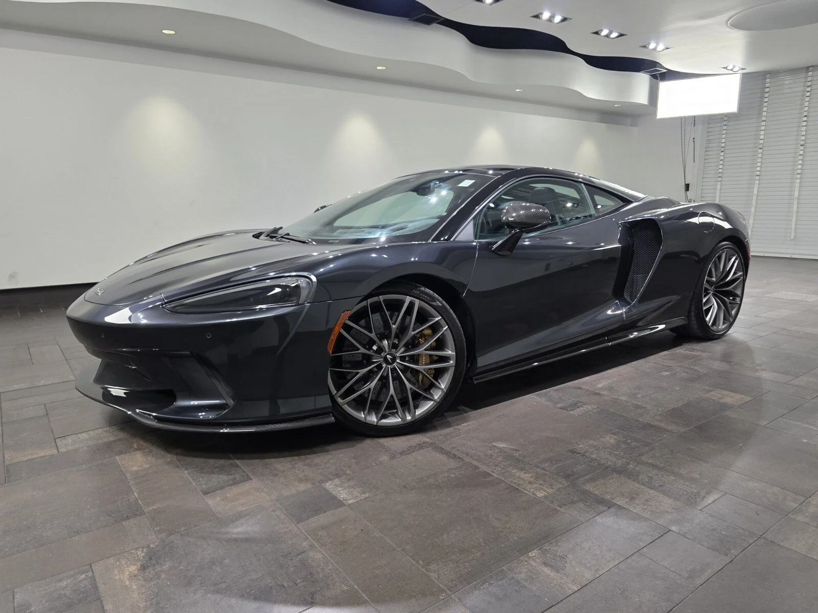 2023 McLaren GT
