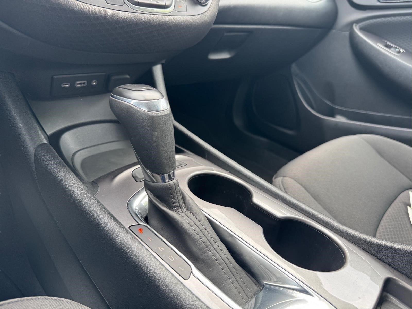 Used 2020 Summit White Chevrolet LS image 23
