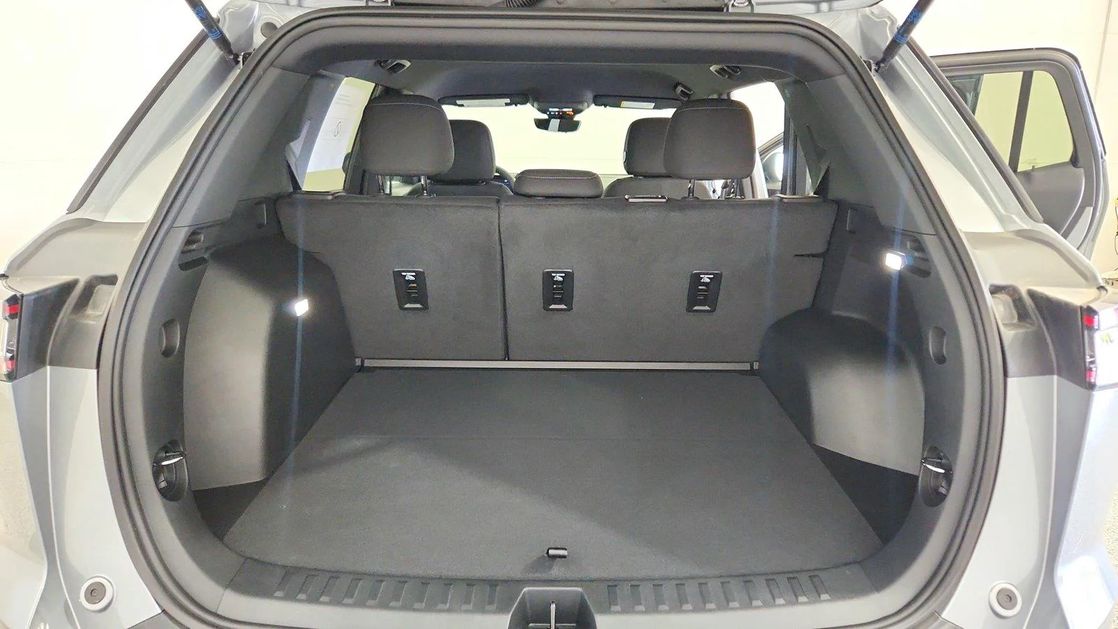 2027 Chevrolet Equinox LT - Photo 36