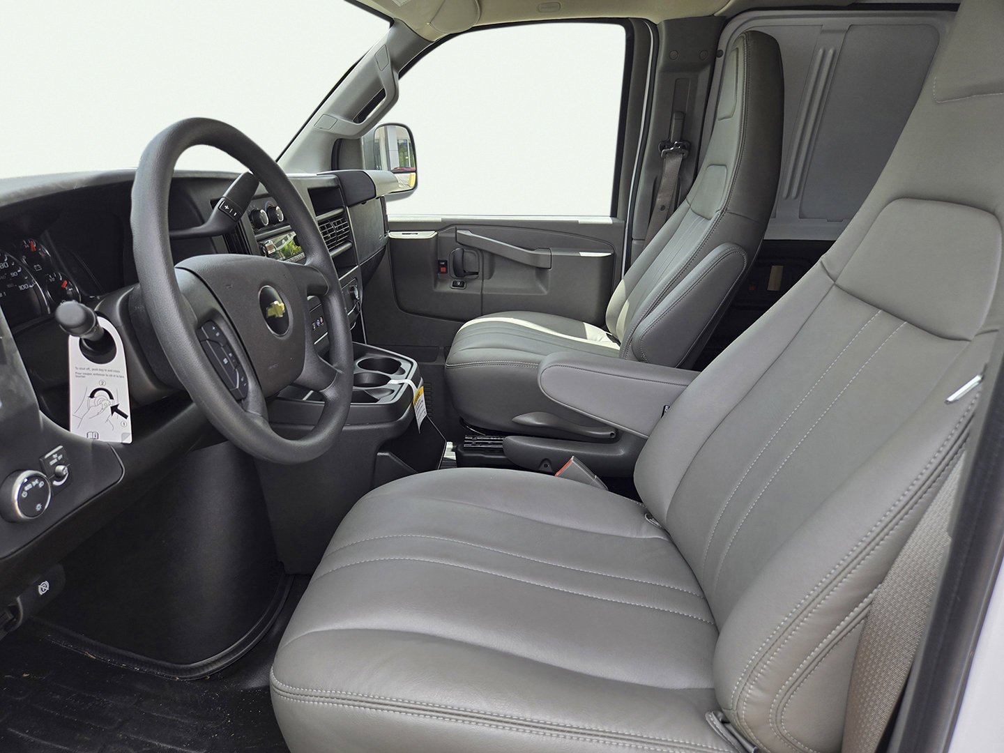 2025 Chevrolet Express Cargo Work Van - Photo 13