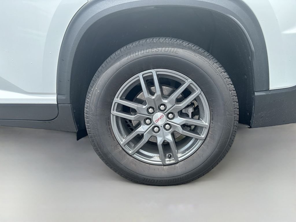 Used 2025 Summit White GMC Elevation image 13