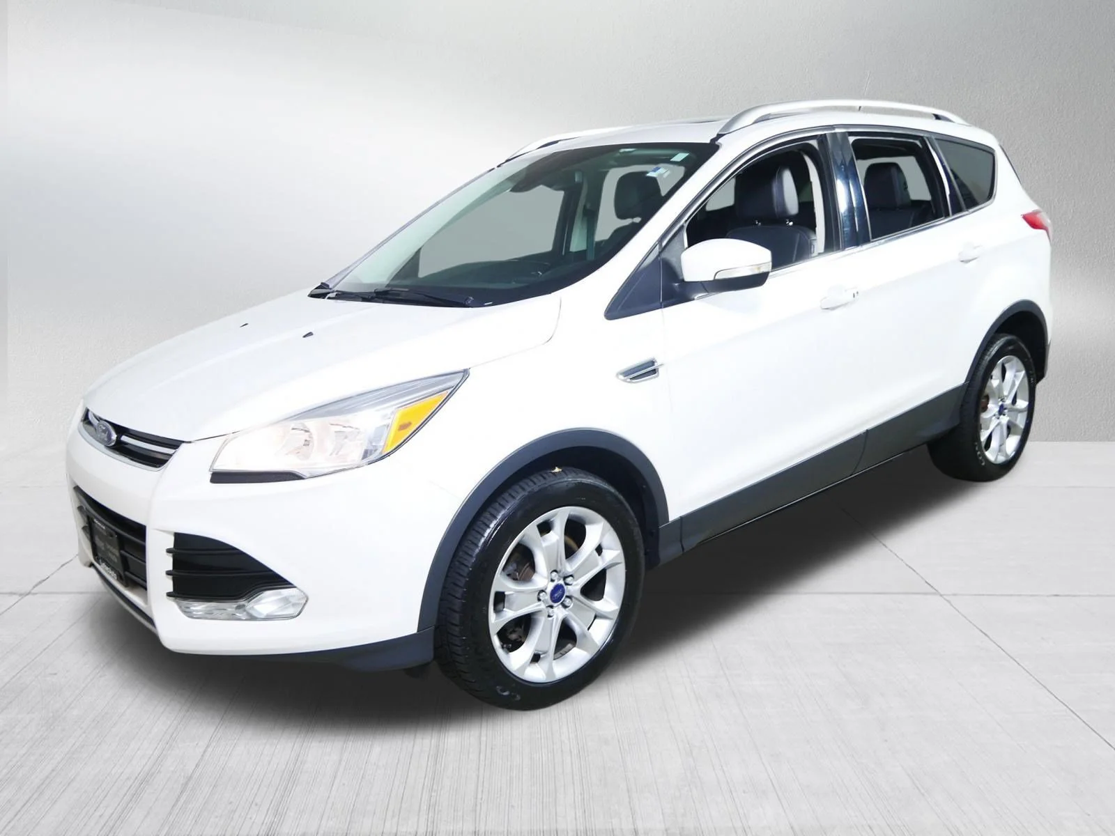 Used 2016 White Platinum Metallic Tri-Coat Ford Titanium image 3