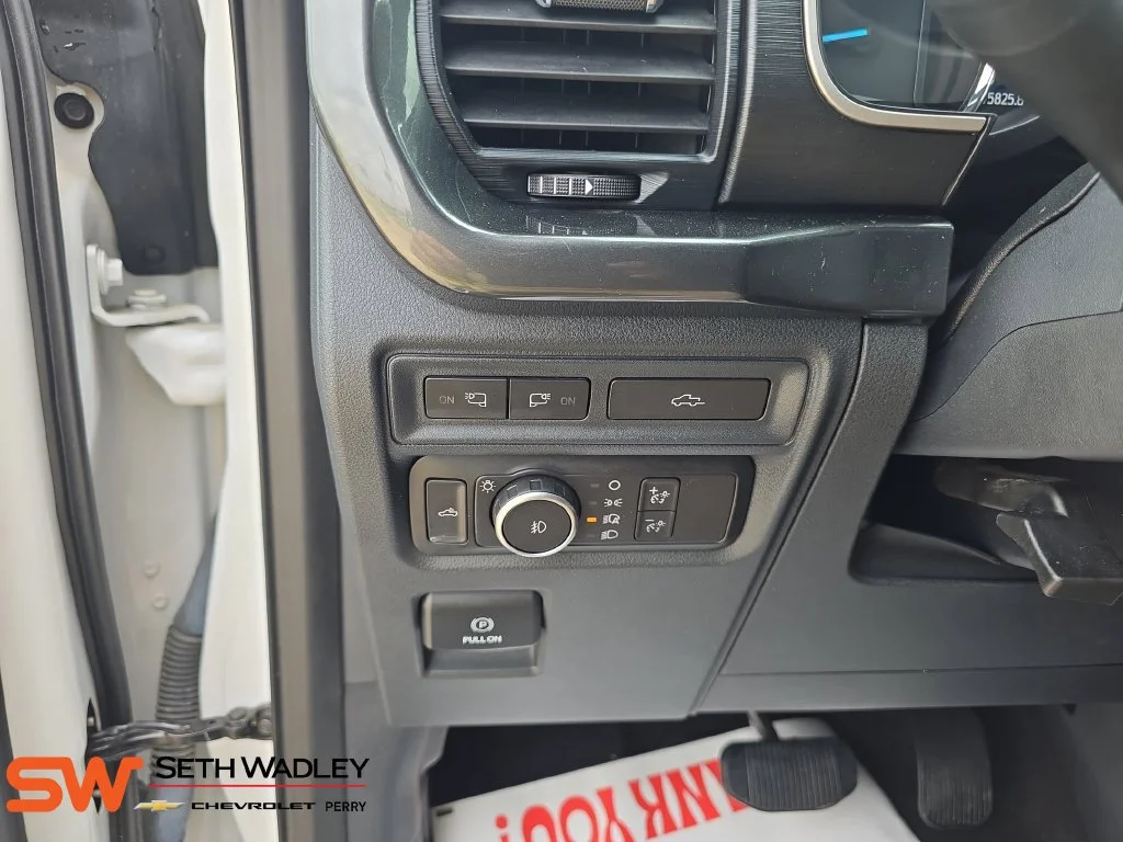 Used 2021 White Ford XLT image 27