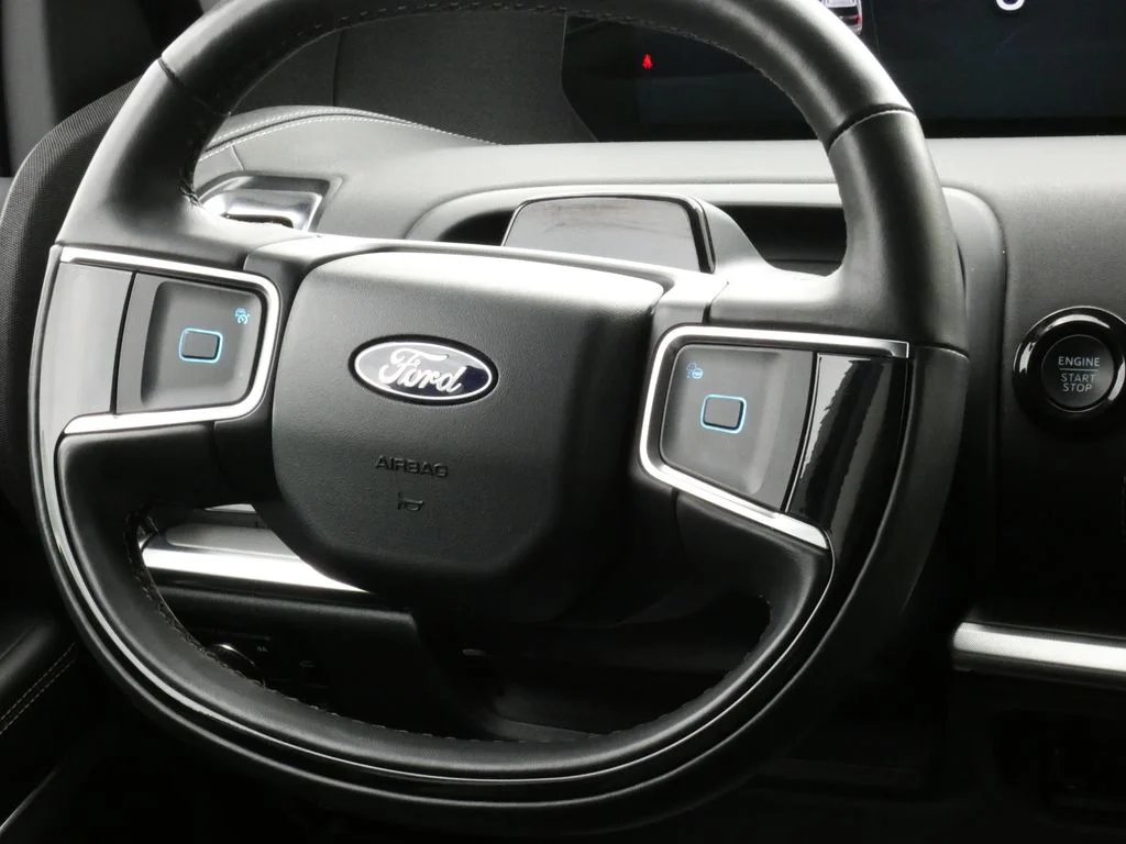 Used 2025 White Ford Platinum image 11