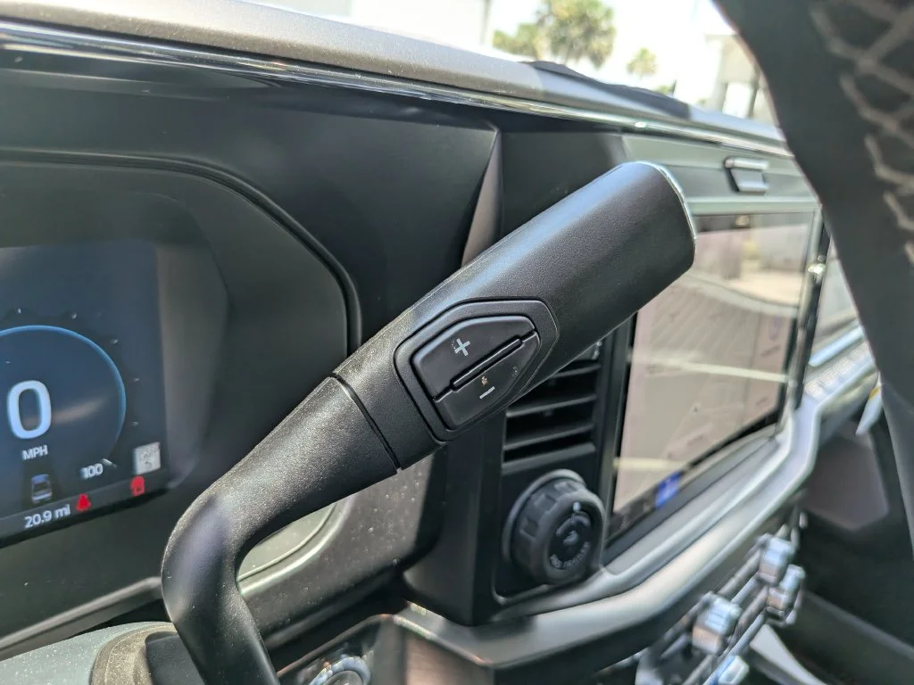 New 2026 Star White Metallic Tri-Coat Ford F-250® Lariat® image 45