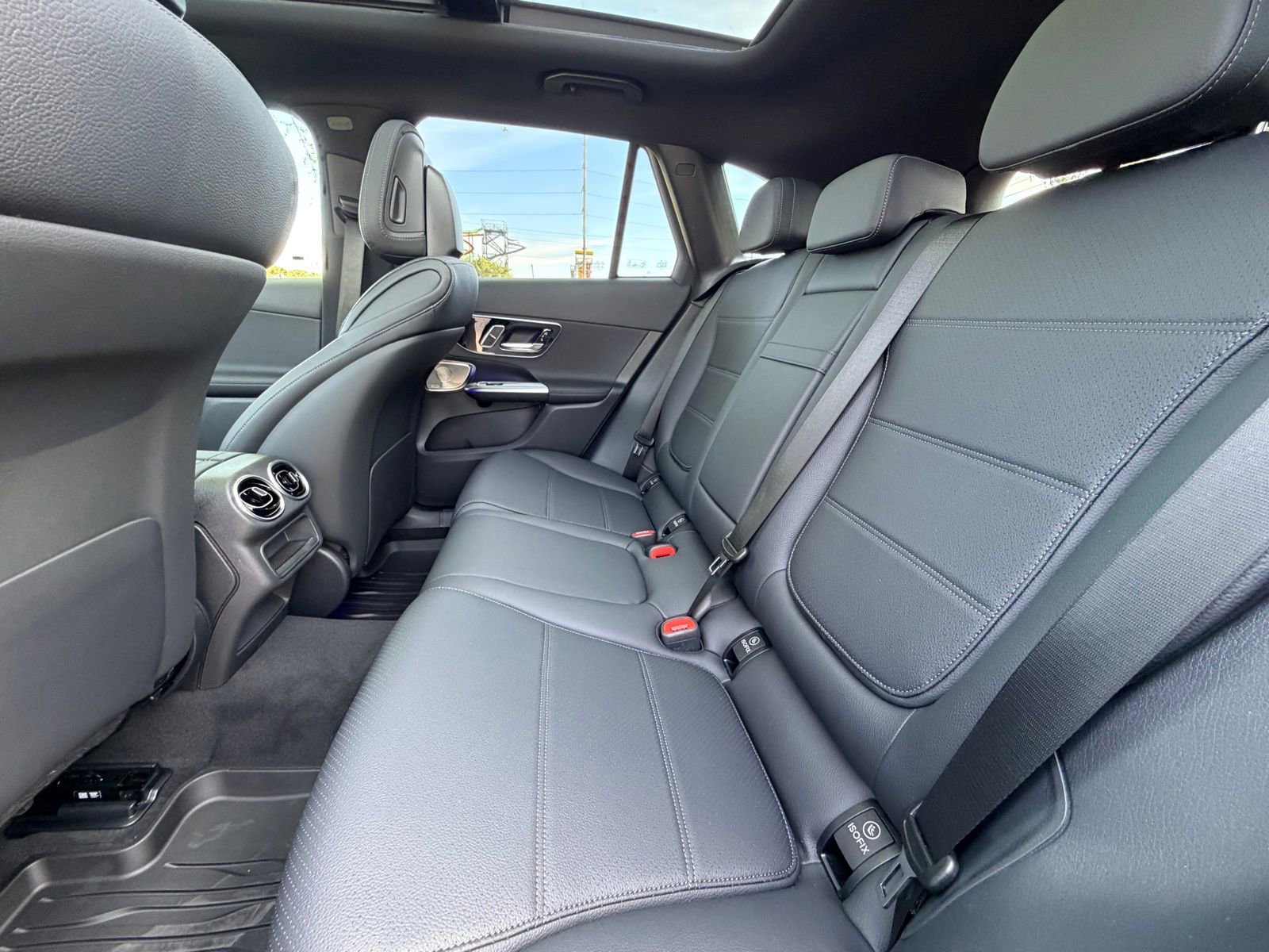 New 2026 Graphite Grey Metallic Mercedes-Benz GLC 300 image 39