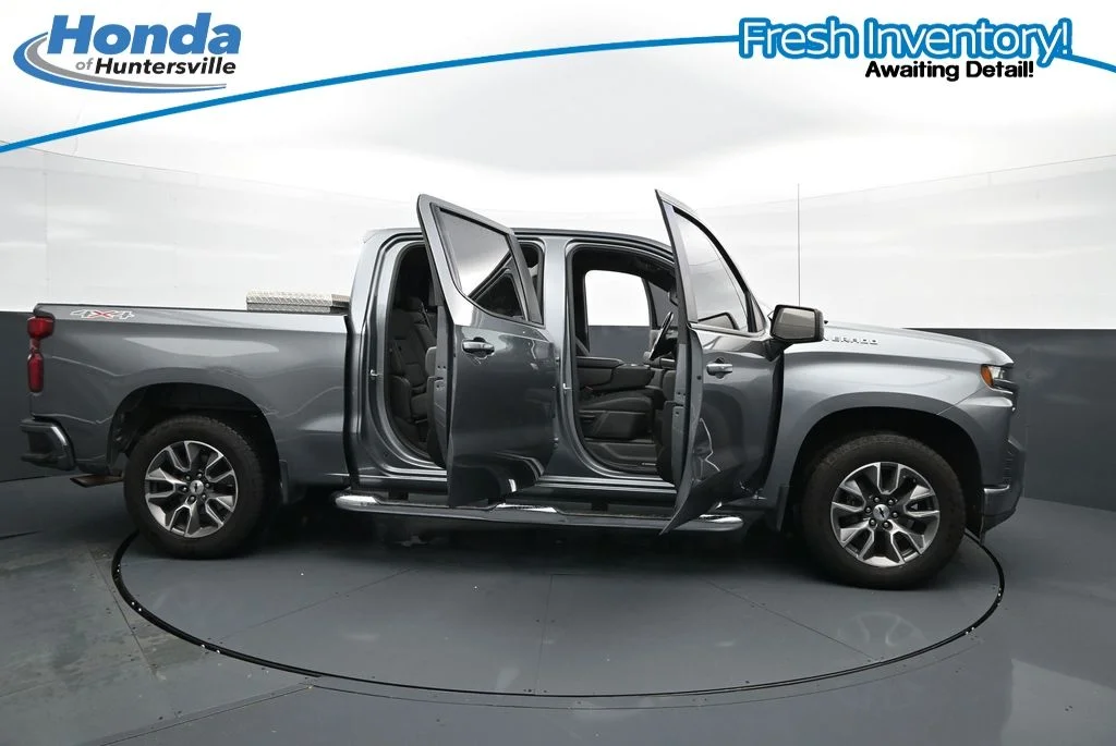 Used 2020 Steel Metallic Chevrolet RST image 38