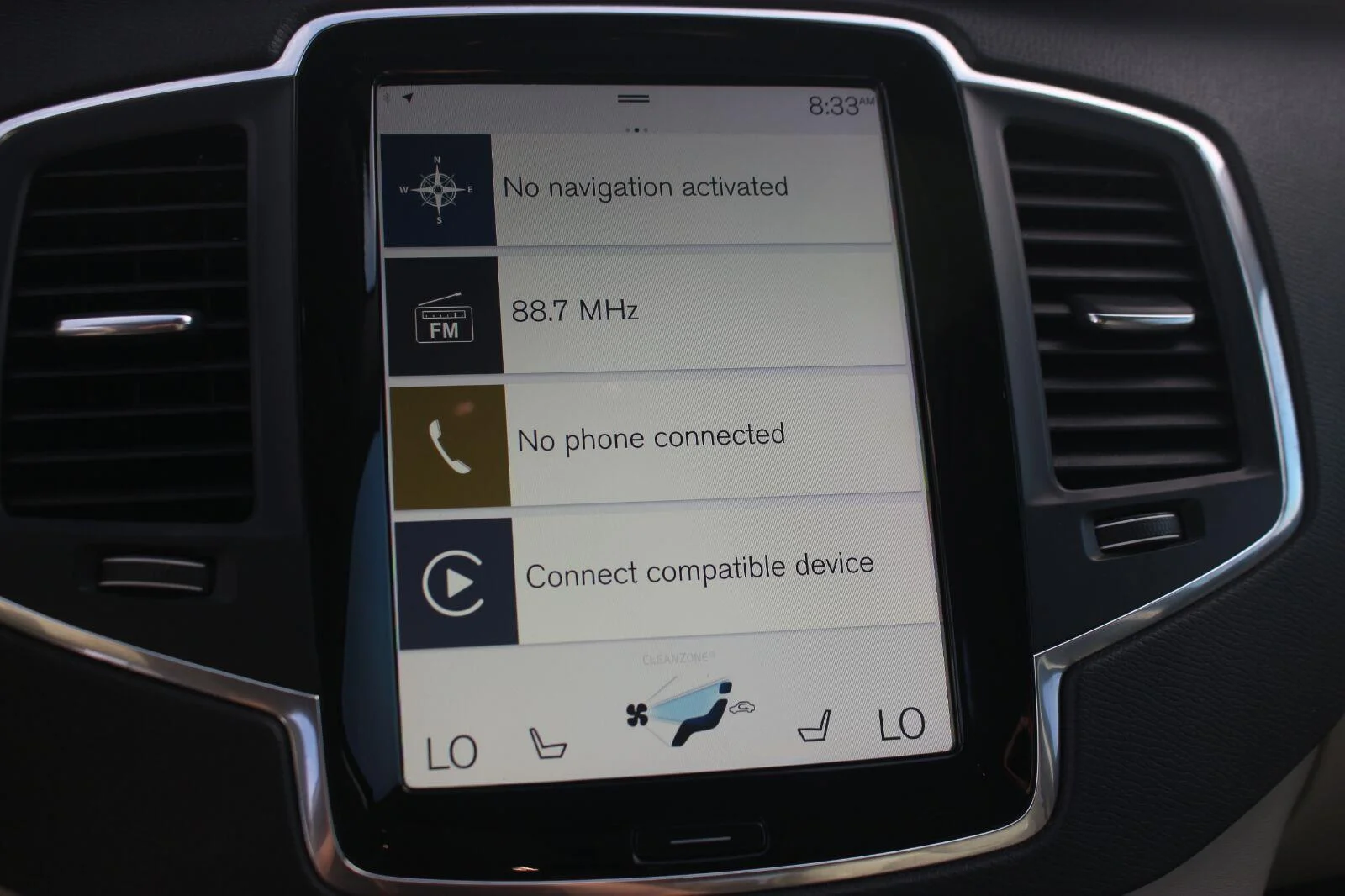 Used 2021  Volvo Momentum image 25