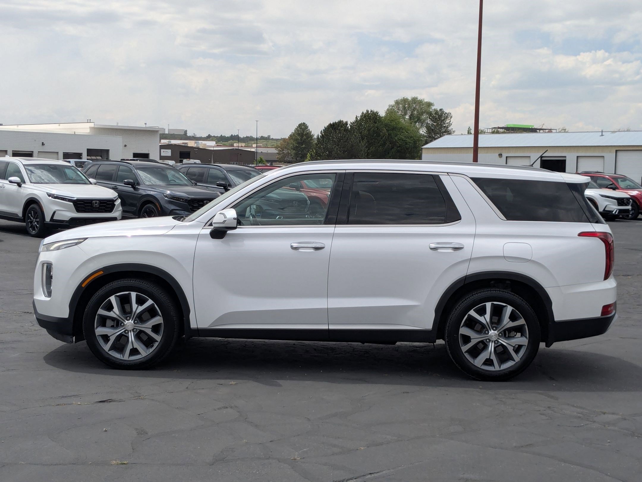 Used 2020 Hyper White Hyundai SEL image 7