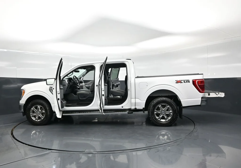 Certified Used 2022  Ford XLT image 32