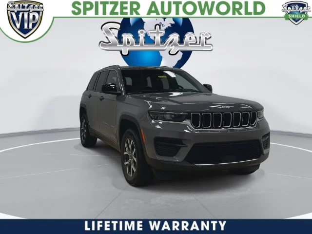 New 2027 Sting-Gray Clear-Coat Paint Jeep Laredo X image 6