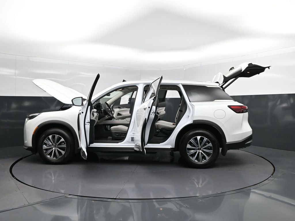 Certified Used 2026 White INFINITI PURE image 47