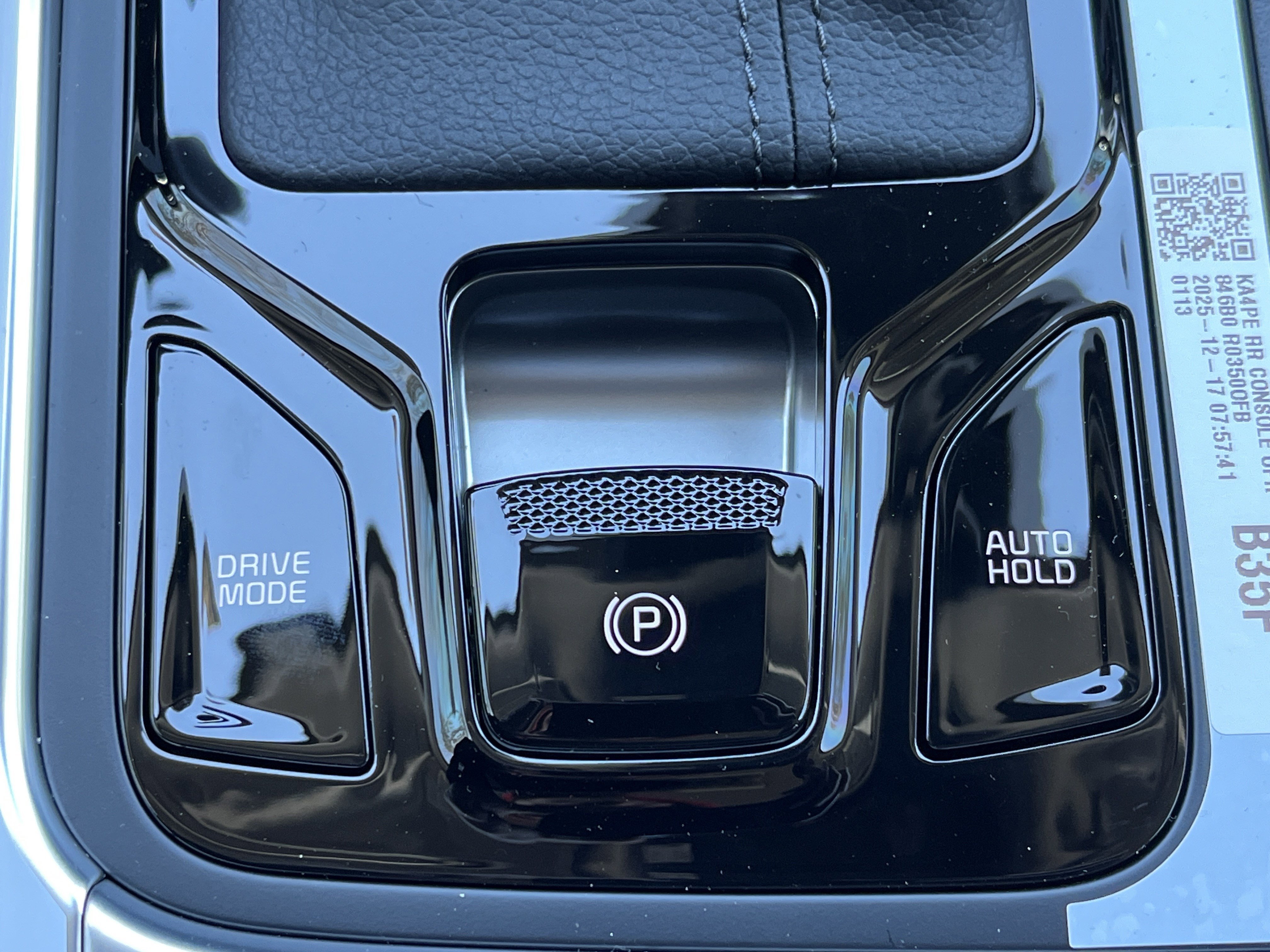 New 2026 Snow White Pearl Kia EX image 10
