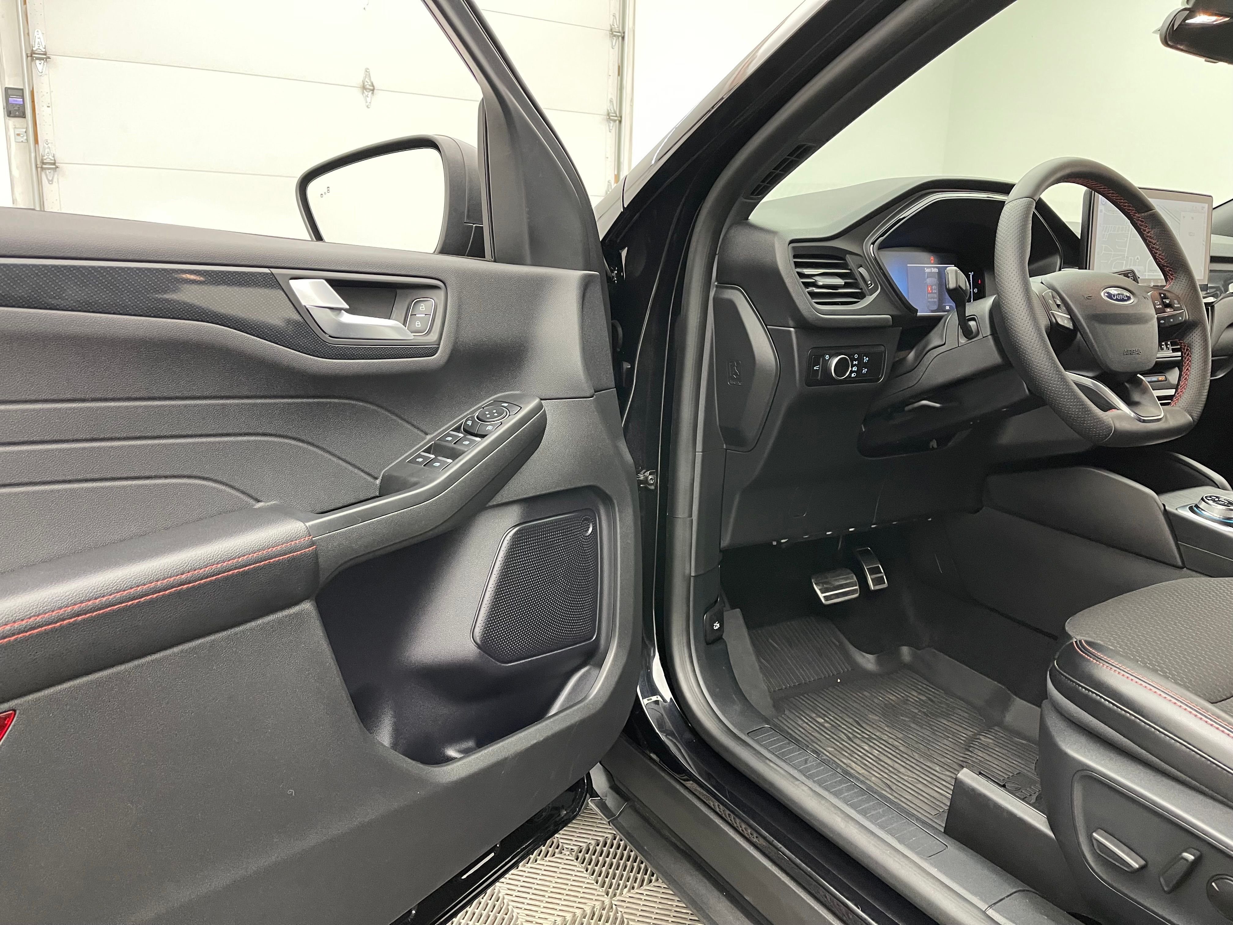 Used 2024 Black Metallic Ford ST-Line image 15