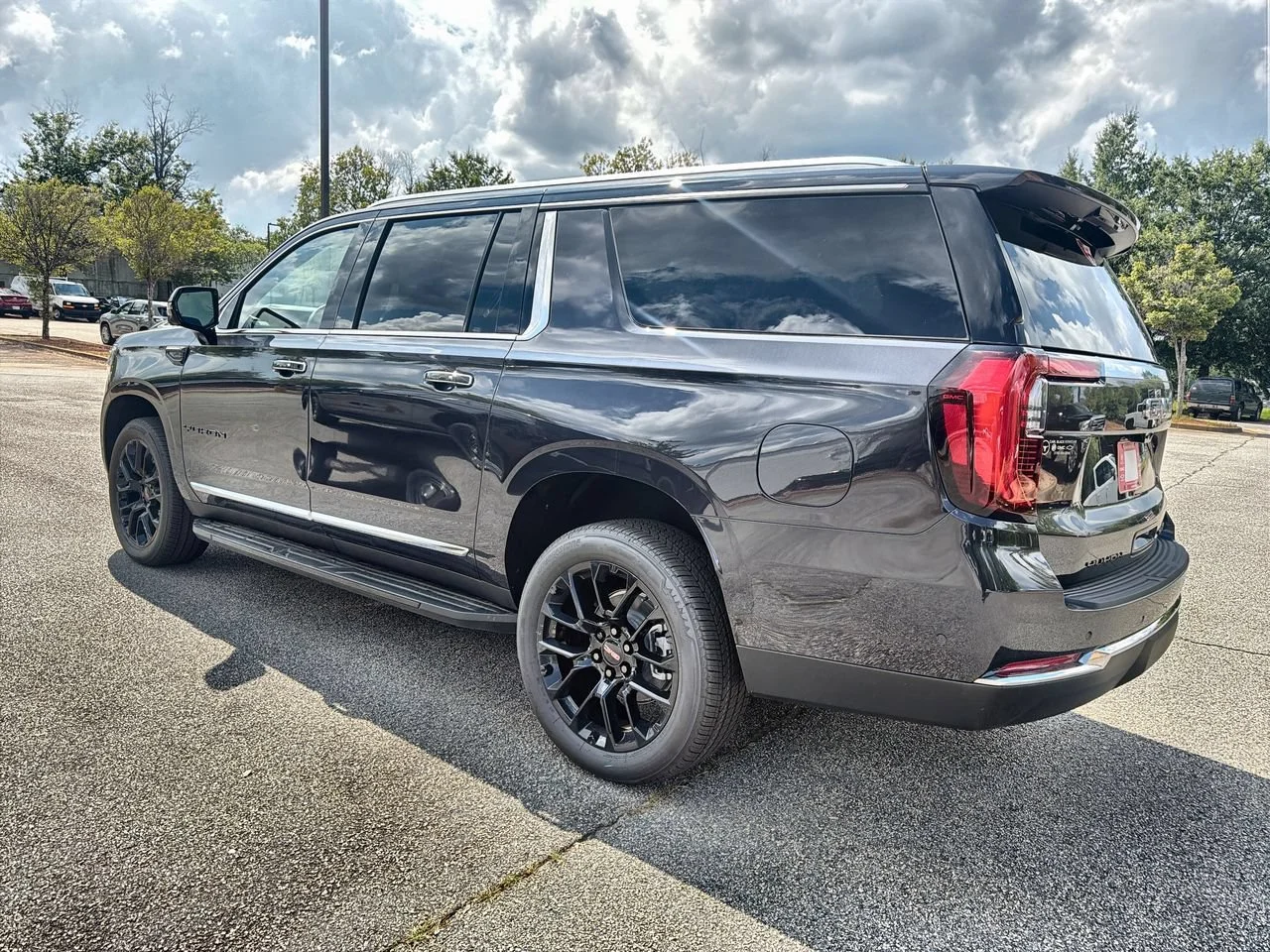 New 2026 Titanium Rush Metallic GMC Elevation image 6