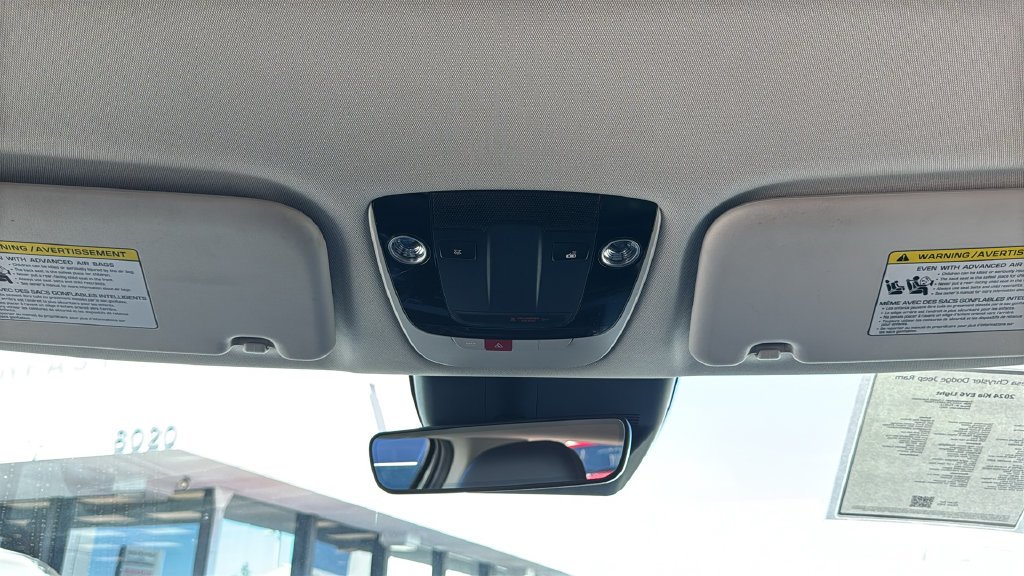 Used 2024 White Kia Light image 21