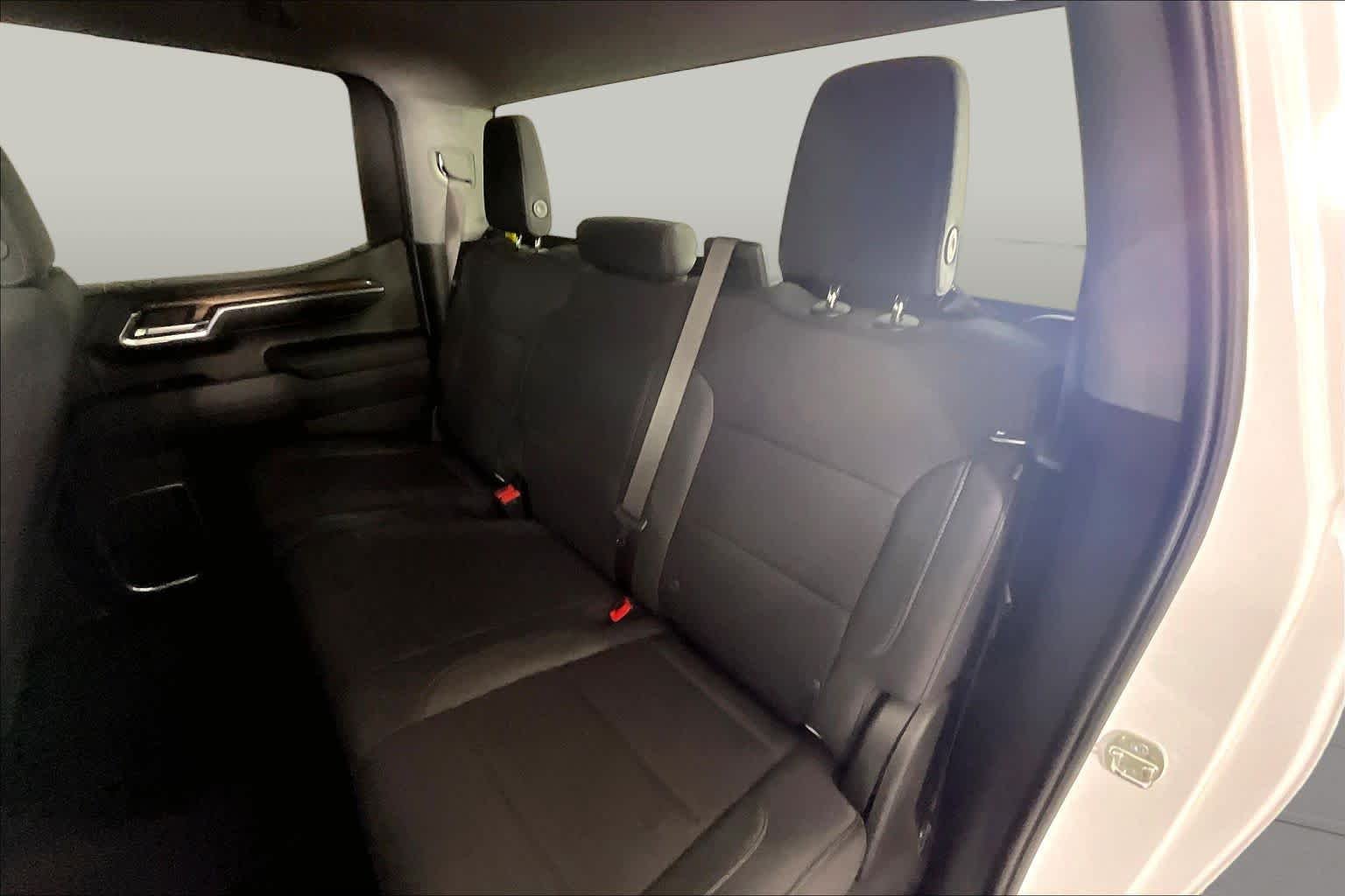 Used 2023 Summit White Chevrolet LT (2FL) image 19