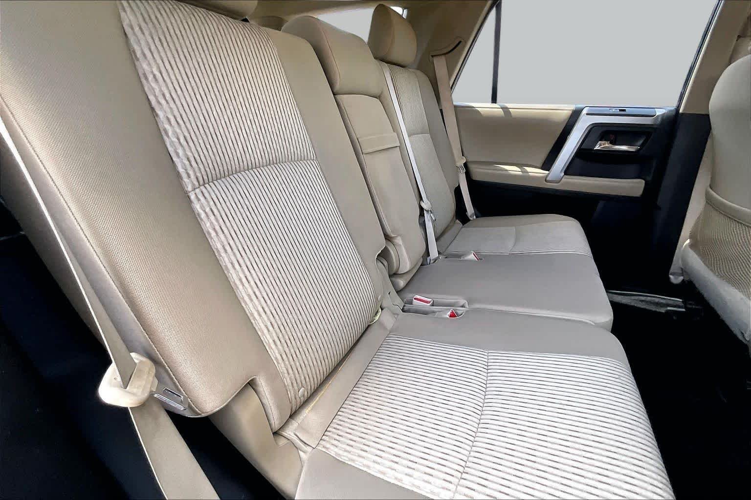Used 2019 Nautical Blue Metallic Toyota SR5 image 20
