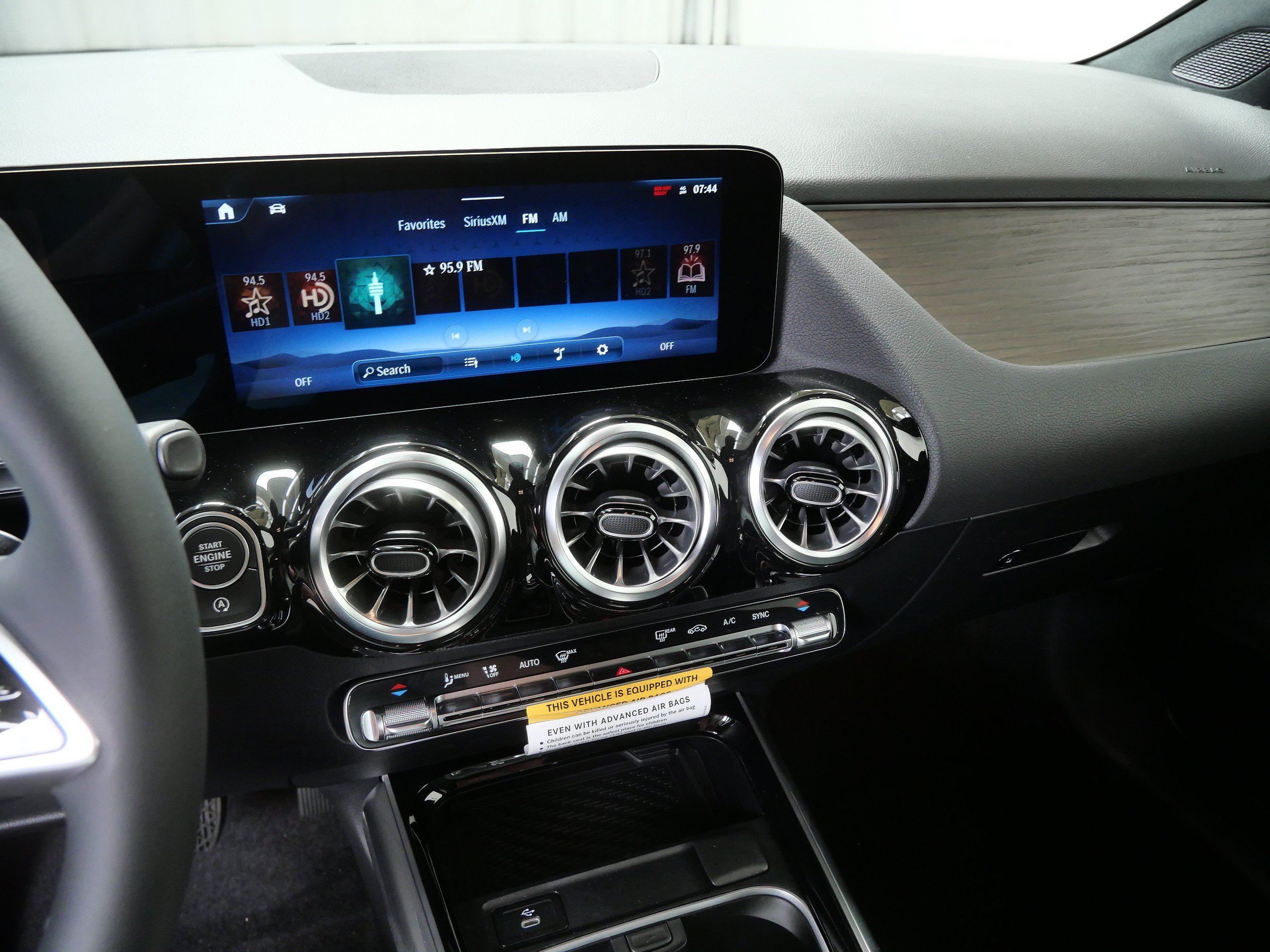New 2026 Night Black Mercedes-Benz GLA 250 image 10