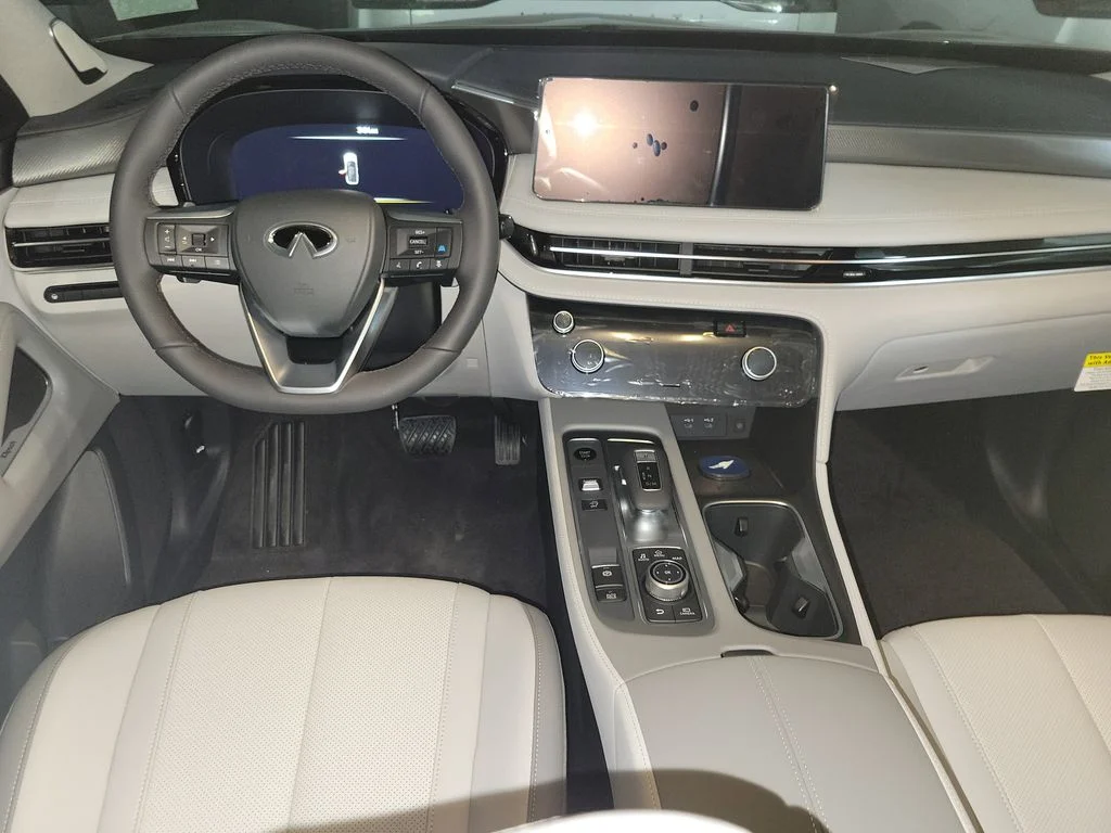 New 2027 GRAPHITE SHADOW INFINITI Luxe FWD image 13