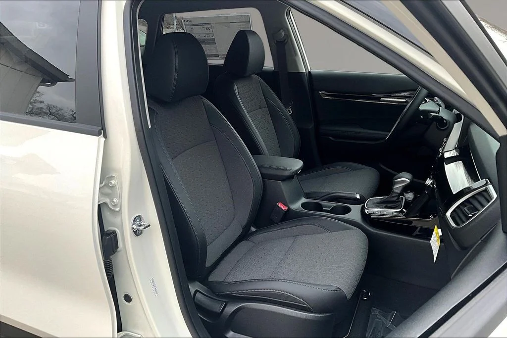 New 2026 Clear White / Black Roof Kia S image 11