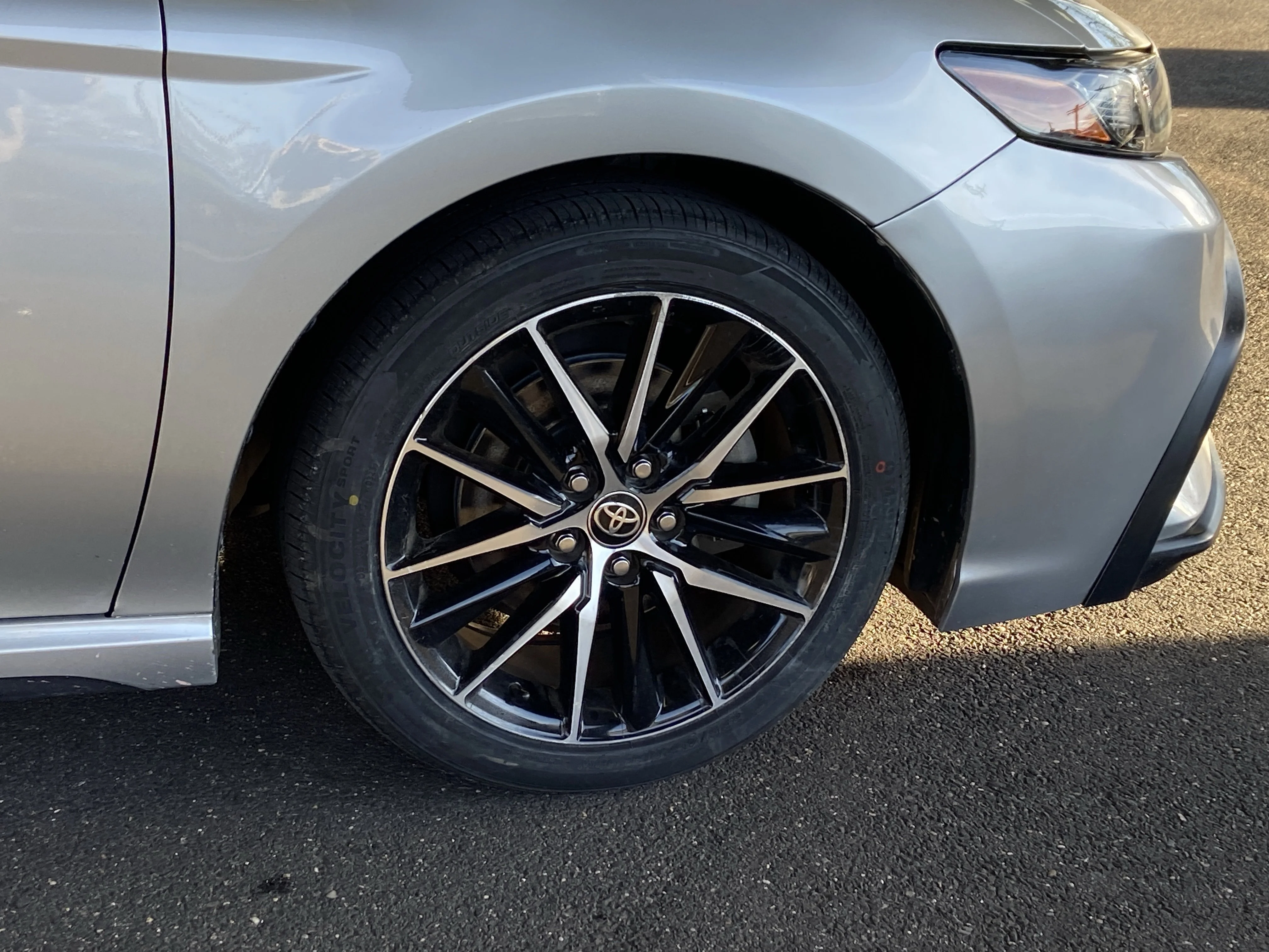 2022 Toyota Camry SE - Photo 12