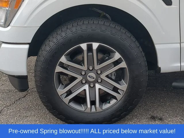 Used 2021 White Ford XL image 18