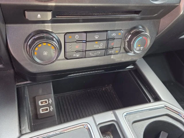 Used 2018 Blue Ford XLT image 22