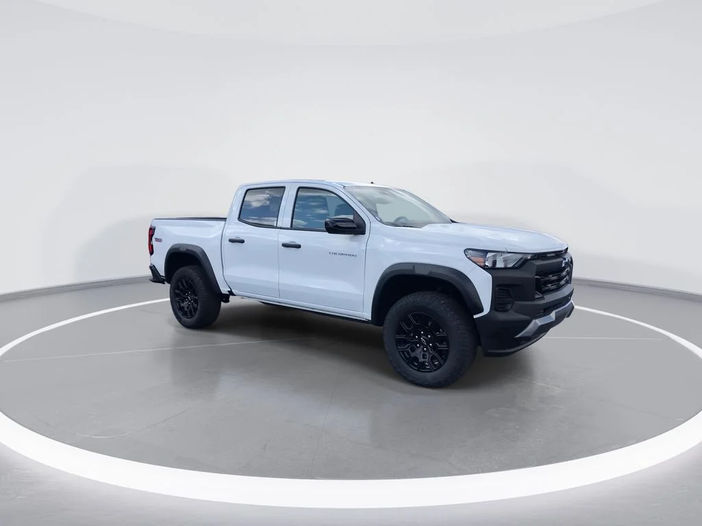 Used 2026 White Chevrolet Trail Boss image 2