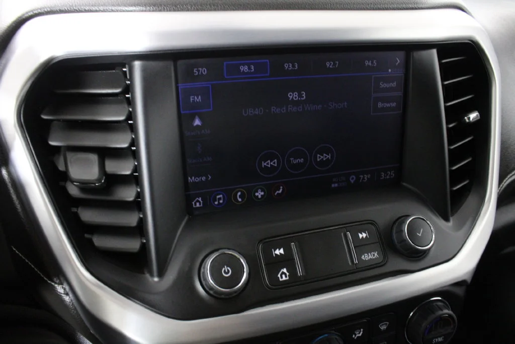 Used 2023 Ebony Twilight Metallic GMC SLE image 29