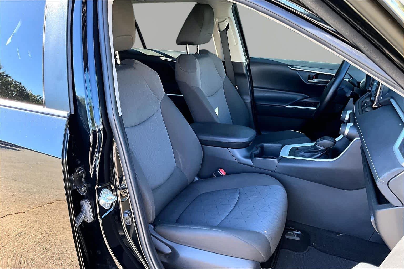 Used 2022 Midnight Black Metallic Toyota XLE image 9
