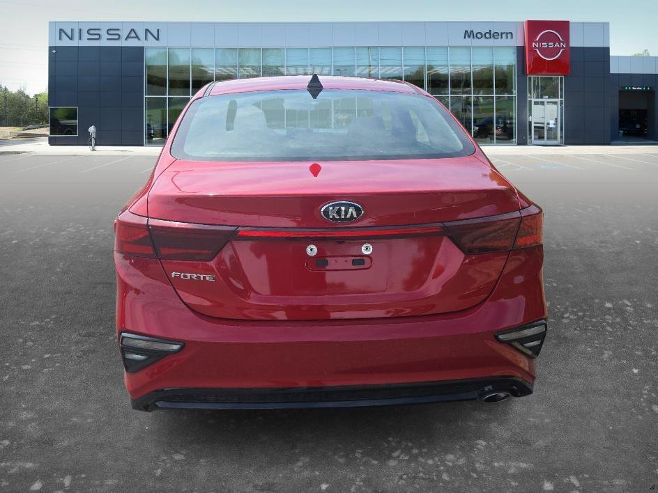 Used 2021 Currant Red Kia LXS image 6