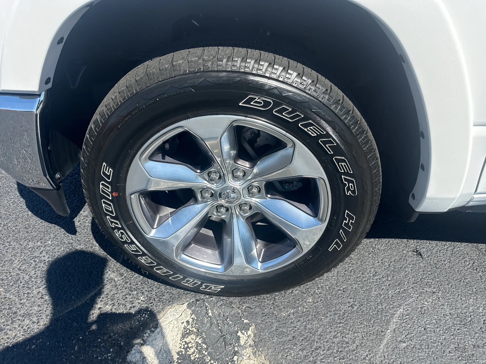 Used 2019 Ivory White Tri-Coat Pearlcoat Ram Limited image 8