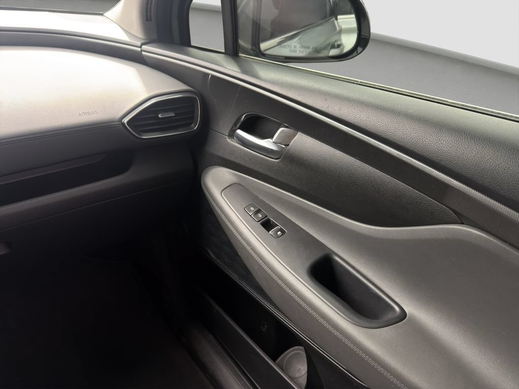 Used 2022 Silver Hyundai SEL image 17